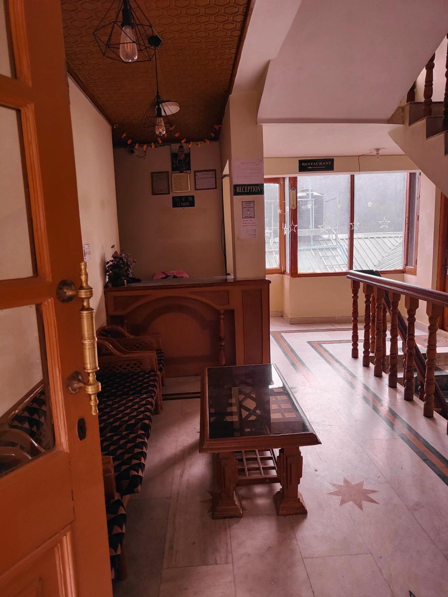Vashist Hotel Arohi מראה חיצוני תמונה