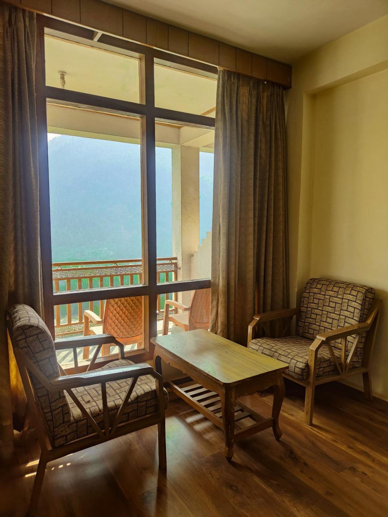 Vashist Hotel Arohi מראה חיצוני תמונה