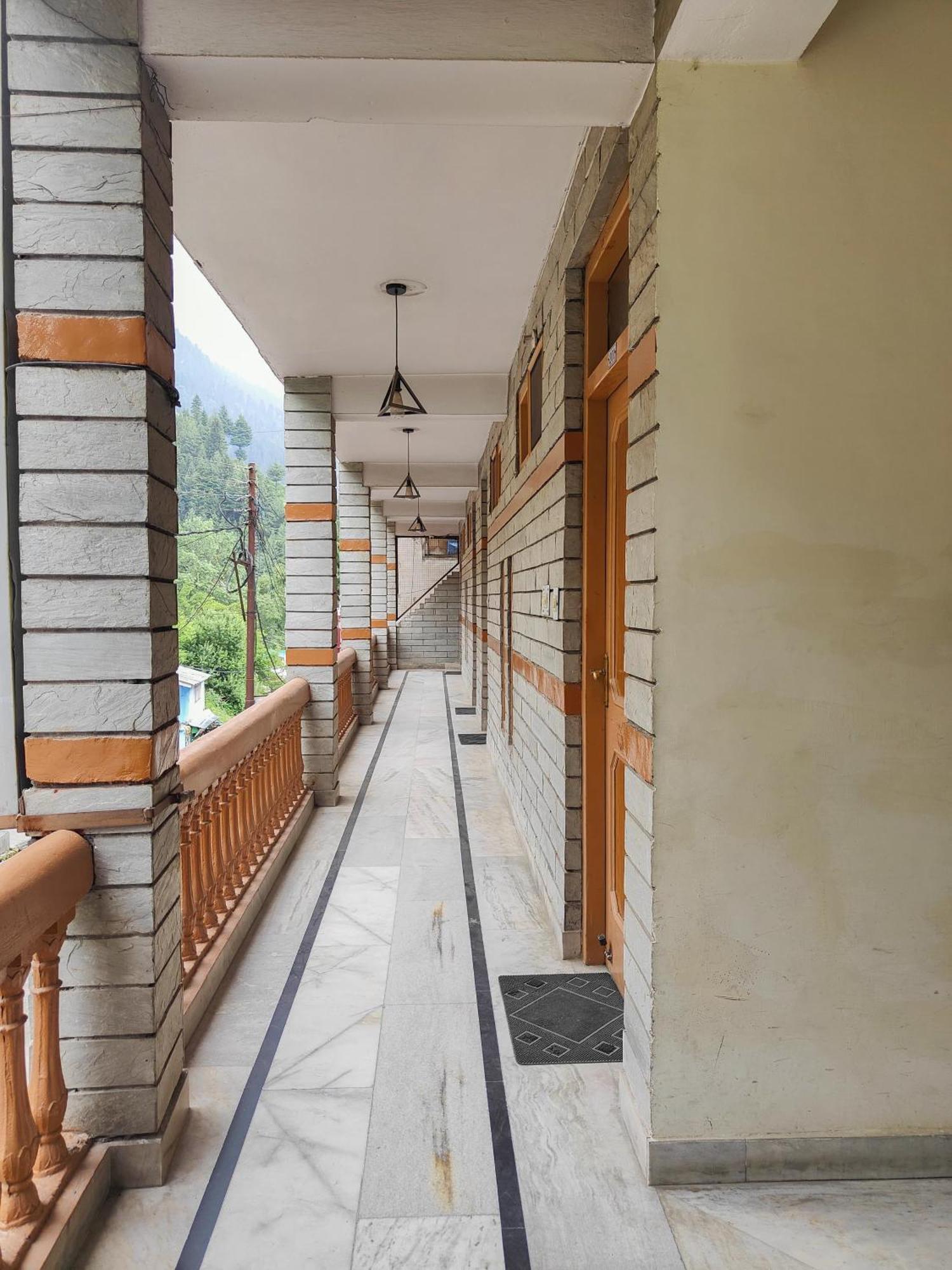 Vashist Hotel Arohi מראה חיצוני תמונה