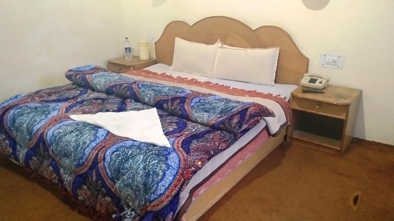 Vashist Hotel Arohi מראה חיצוני תמונה