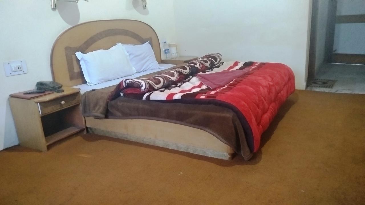 Vashist Hotel Arohi מראה חיצוני תמונה