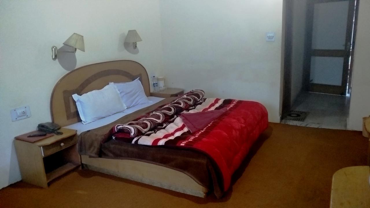 Vashist Hotel Arohi מראה חיצוני תמונה